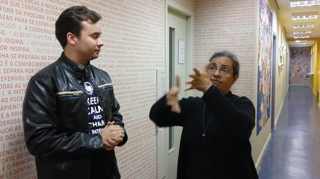 Sobre  a importância de Surdos estarem presentes em eventos de Tradutores e Intérpretes de Libras